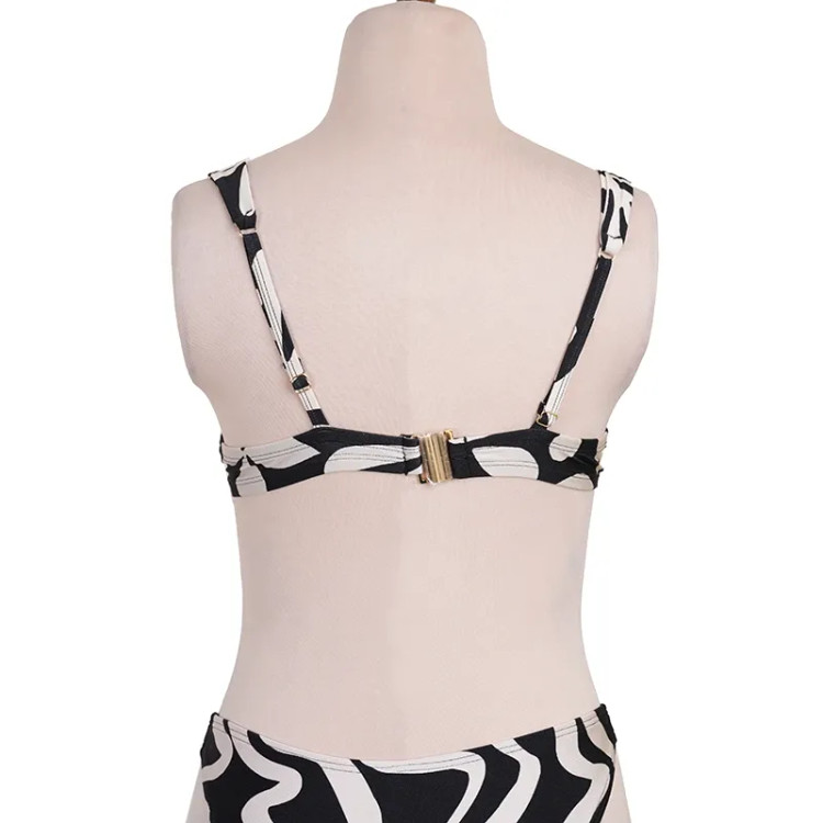 مایو زنانه دو تکه طرح دار فری سایز مدل اسلیپ جنس استرج