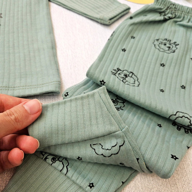 ست لباس راحتی نوزاد طرح گوسفند کبریتی پنبه ای نرم و کشی مناسب 0 تا 24 ماه