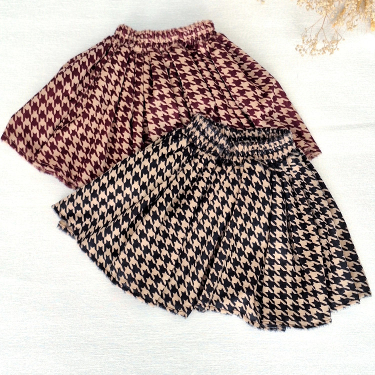 ست بلوز و دامن دخترانه طرح hounds tooth مخمل و فانریپ مناسب 2 تا 13 سال