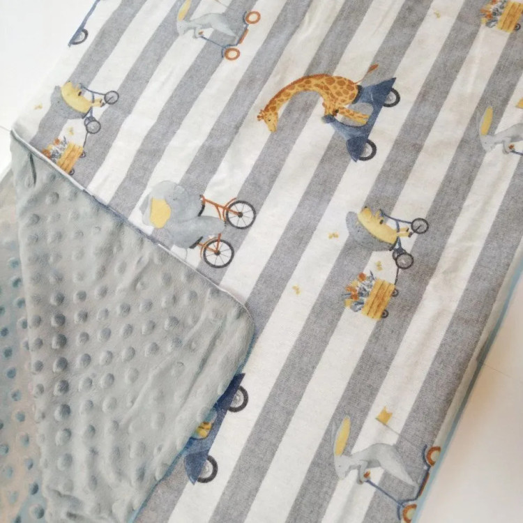 پتو نوزادی دورو موسلین ترک و مخمل حبابی | ابعاد 90*100 | طرح حیوانات بامزه