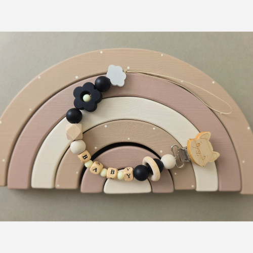 بند پستانک چوبی طرح حیوان با مهره اسم بی بی | مناسب سیسمونی نوزاد