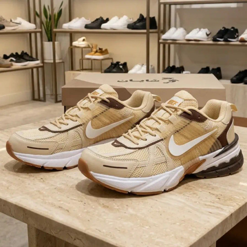 کفش کتانی مردانه نایک مدل V2K با زیره EVA رنگ کرم شکلاتی