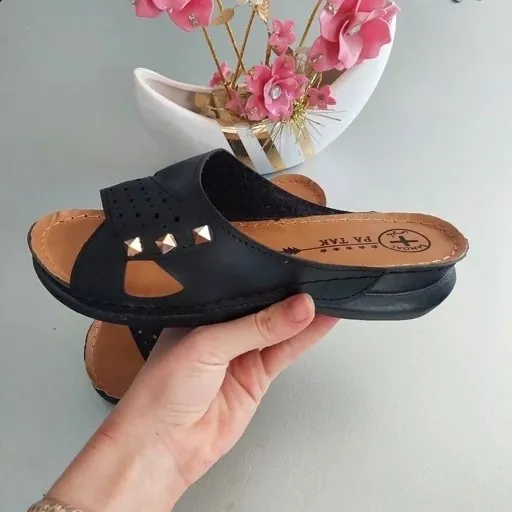 صندل طبی زنانه مدل سه نگین رنگ مشکی با کفی آناتومیک و زیره ضدلغزش