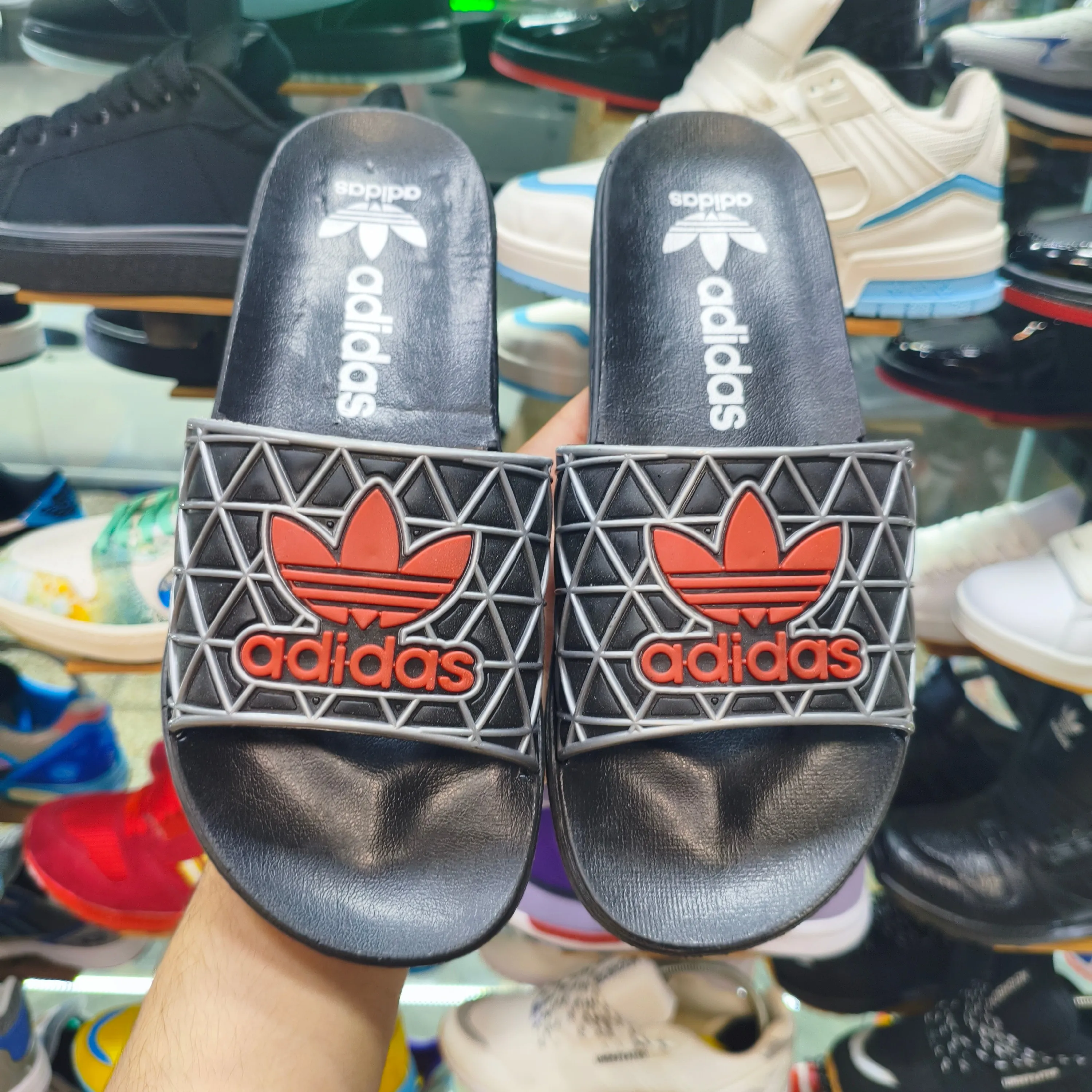 دمپایی مردانه طرح آدیداس رنگ مشکی جنس ژلهای
