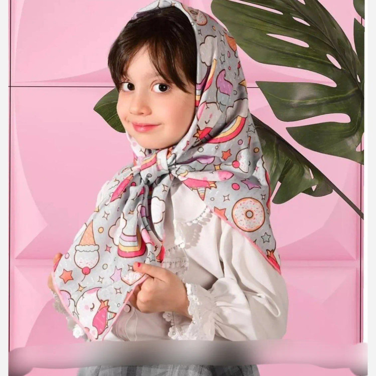 بسته دو عددی روسری ساتن دخترانه قواره 70 سانتیمتر دوردوخت با طرح فانتزی