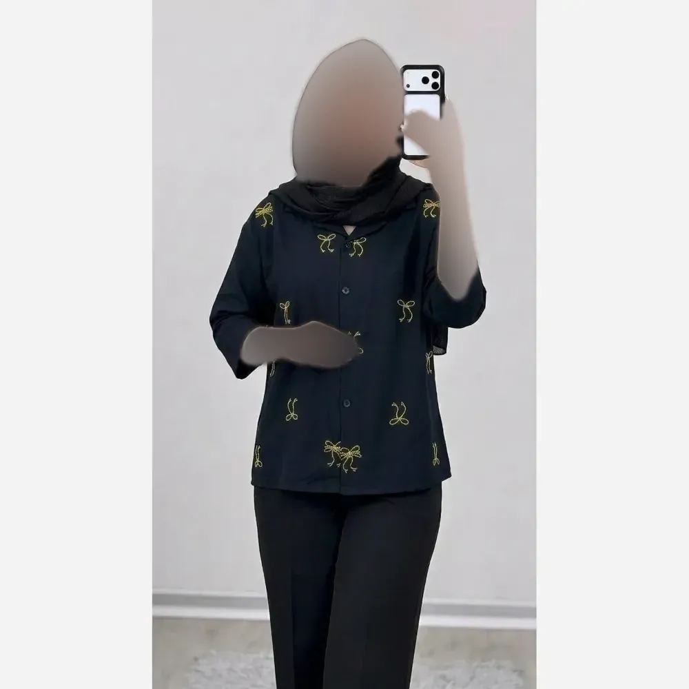 شومیز مجلسی زنانه نگین طلایی رنگ مشکی جنس بزایاق درجه یک فری سایز