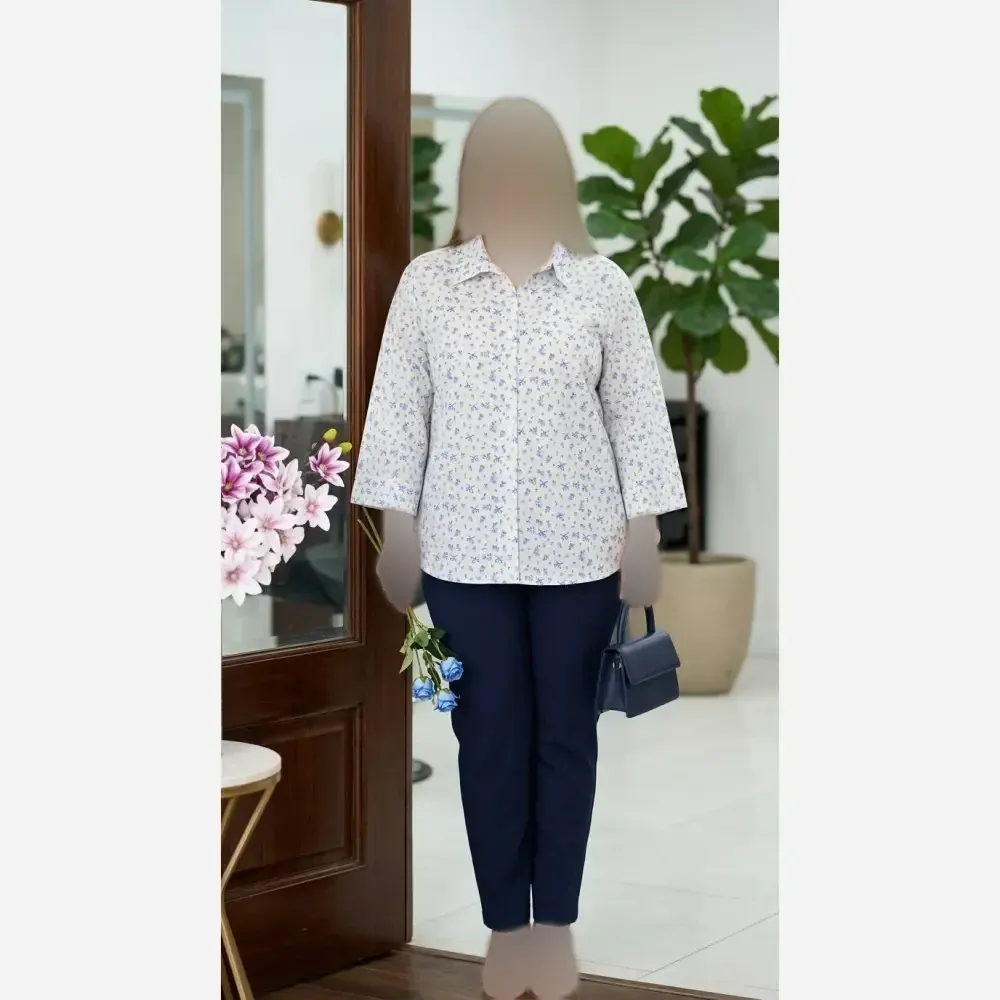 شومیز زنانه طرح گل آبی جنس بوگاتی اعلا فری سایز