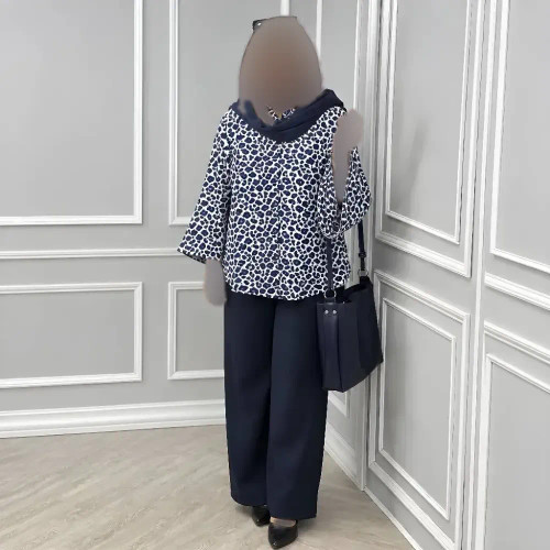 ست شومیز بوگاتی و شلوار مازراتی سرمه سایز یک و دو رنگ بندی متنوع