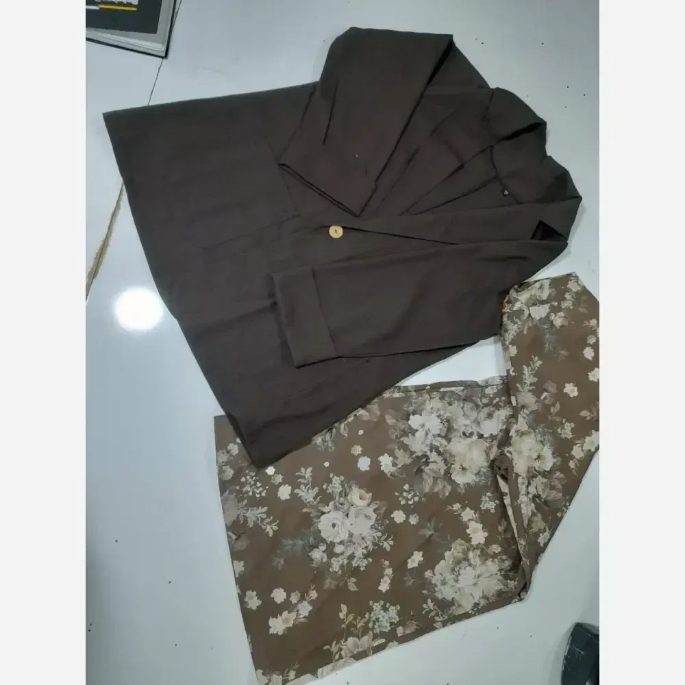 ست کت و شلوار زنانه مجلسی کلر لنین و دوریت رنگ قهوه ای و سبز سایز 38 تا 46