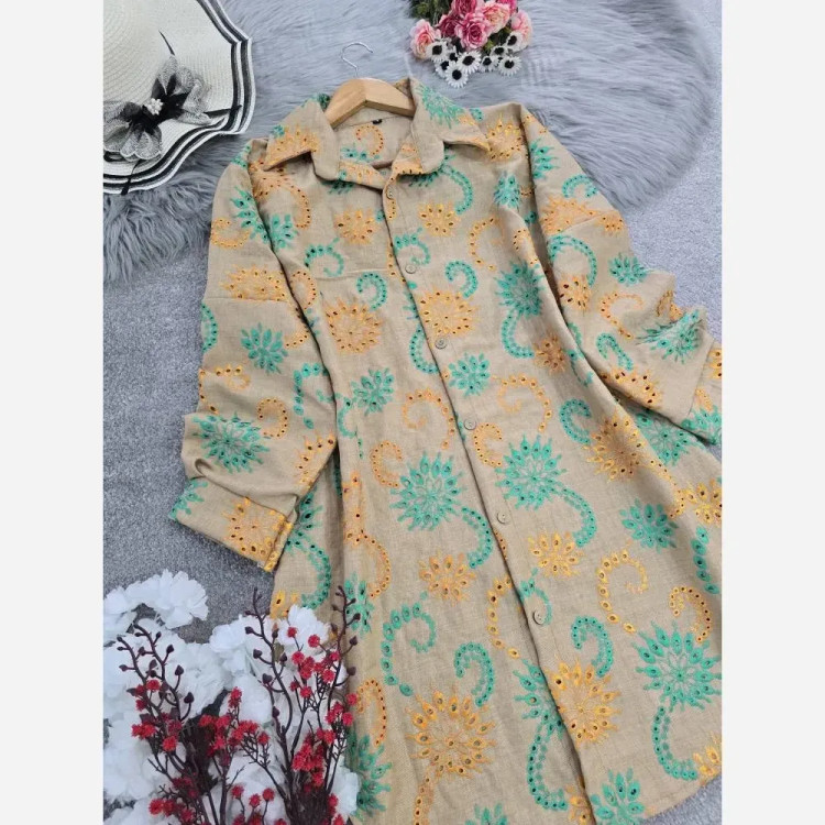 مانتو خامه دوزی نیلا جنس شانتون خامه دوزی رنگ مشکی کرم سبز نسکافه ای