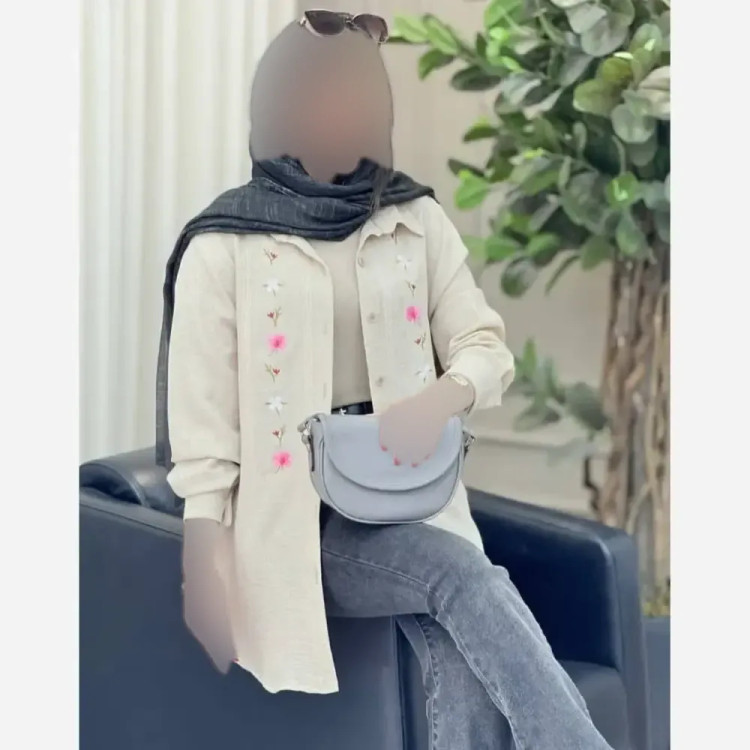 شومیز مانتویی گلدوزی شبدر شانتون کرم مجلسی