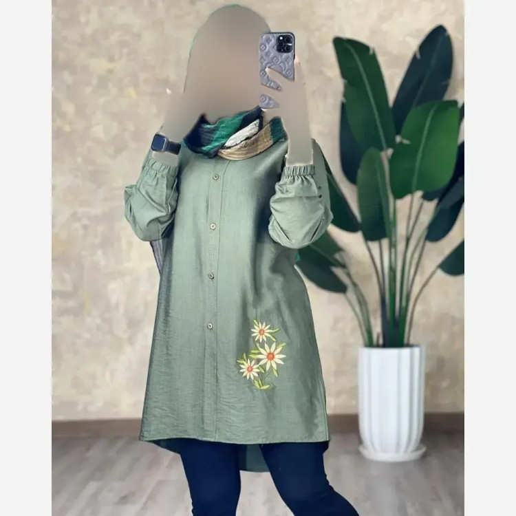 شومیز مانتویی شانتون گلدوزی شده طرح سه گل بابونه