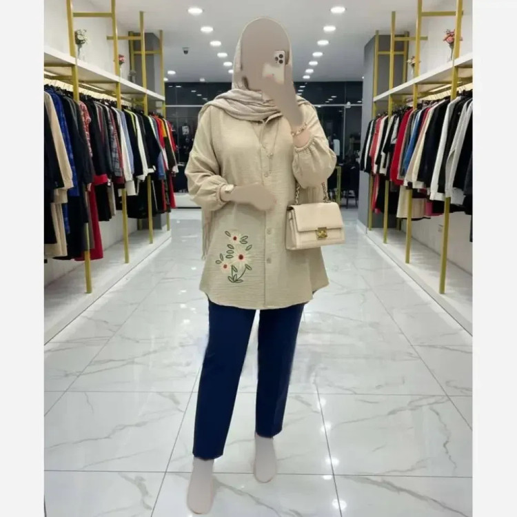 شومیز مانتویی شانتون گلدوزی شده طرح سه گل بابونه