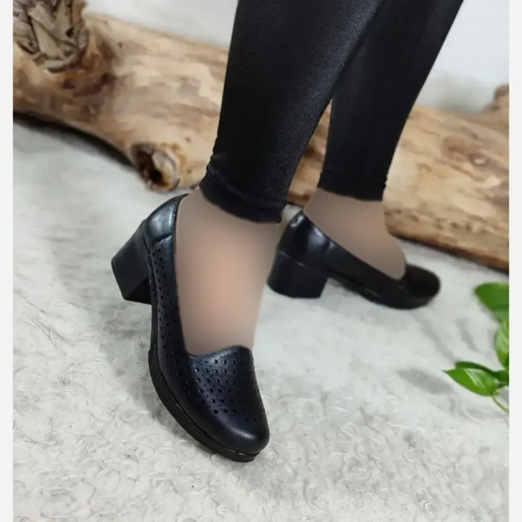 کفش طبی زنانه چرم صنعتی مدل هیلدا پیک رنگ مشکی