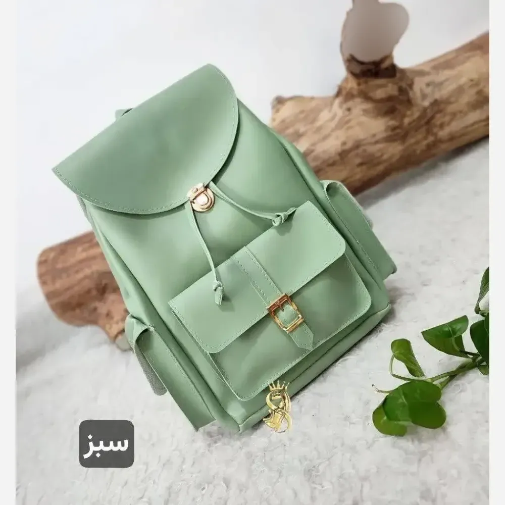 کوله پشتی اسپرت چرمی مدل قفل ابعاد 37 در 28 چرم صنعتی