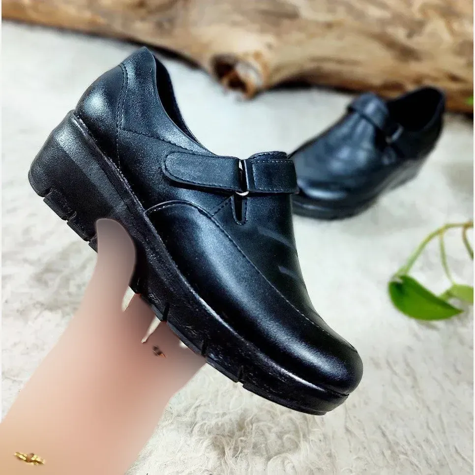 کفش طبی زنانه چرم صنعتی مدل دالیا چسبی رنگ مشکی