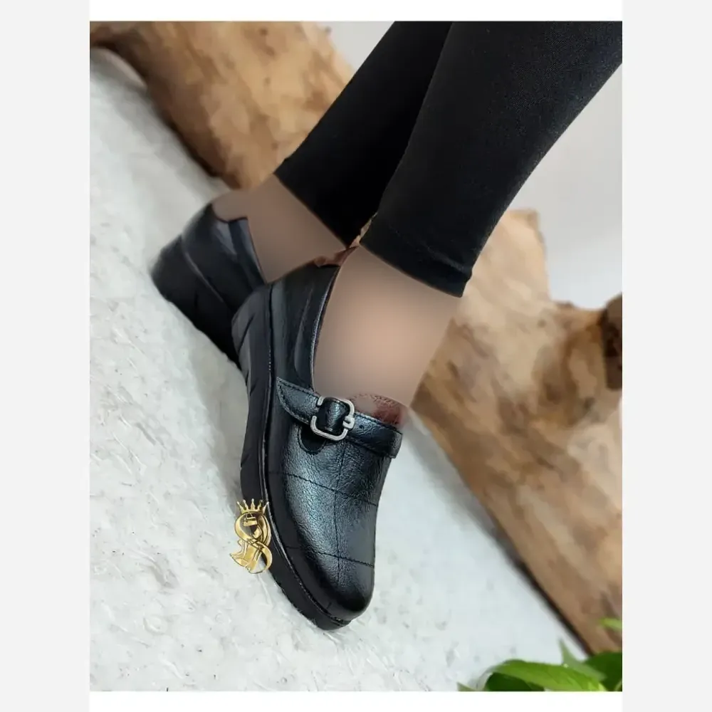 کفش طبی زنانه چرم مشکی مدل دکتر سگک دار