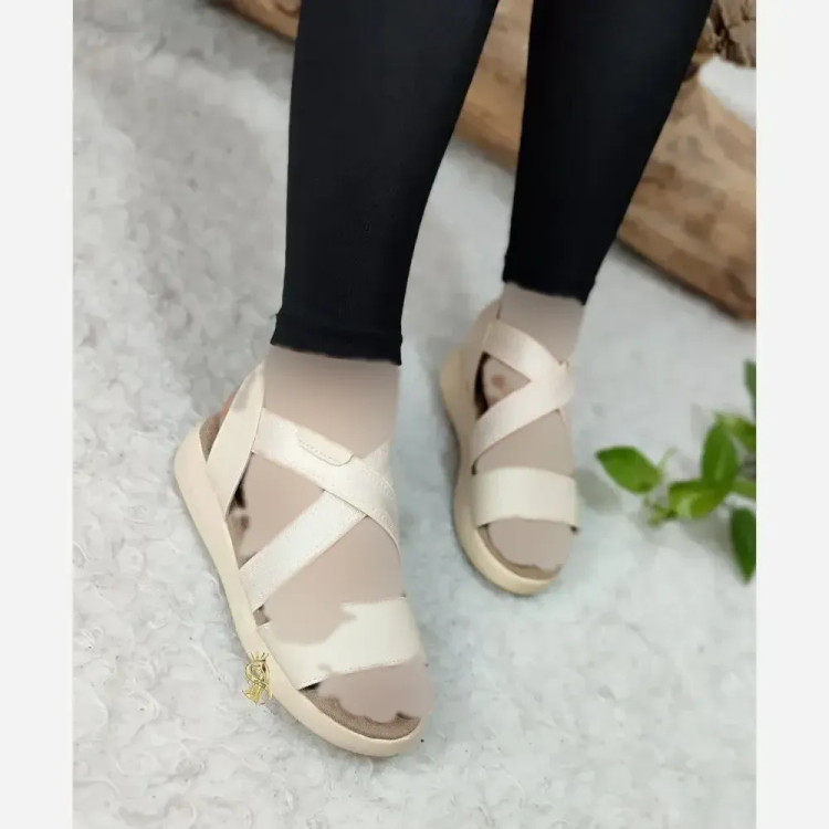 صندل طبی زنانه مدل هپی کشی چرم مصنوعی رنگ مشکی و کرم