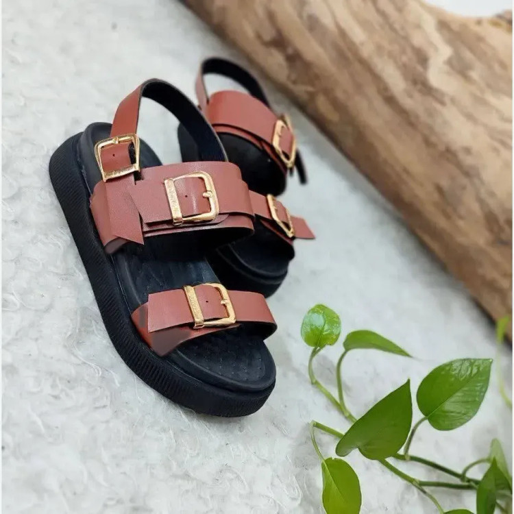 صندل طبی زنانه چرم صنعتی مدل سه سگک زیره PU طبی