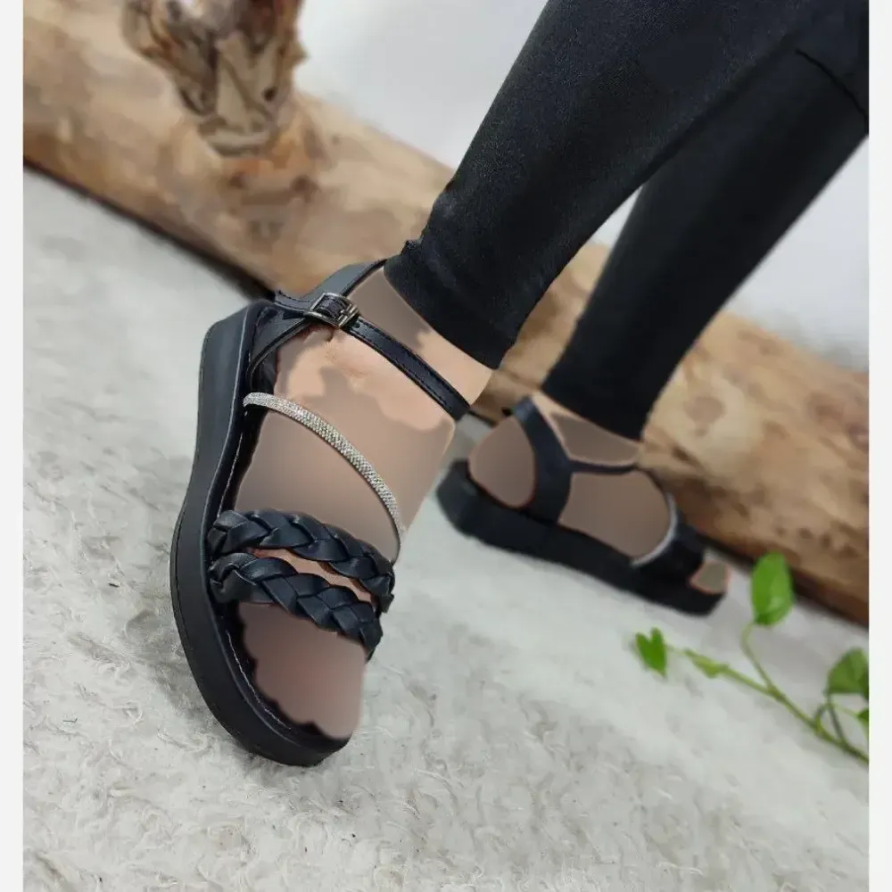 صندل طبی زنانه مدل دو گیس چرم صنعتی رنگ مشکی و کرمی