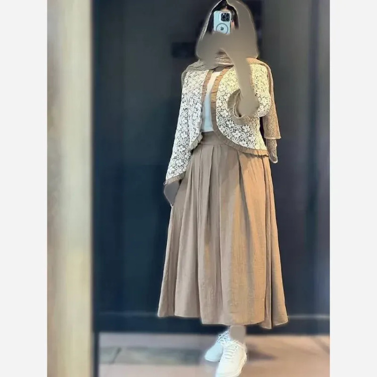 ست شومیز دامن چین چیلا جنس کراش آیوا و گیپور رنگ نسکافه ای سبز طوسی