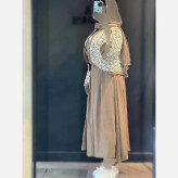 ست شومیز دامن چین چیلا جنس کراش آیوا و گیپور رنگ نسکافه ای سبز طوسی