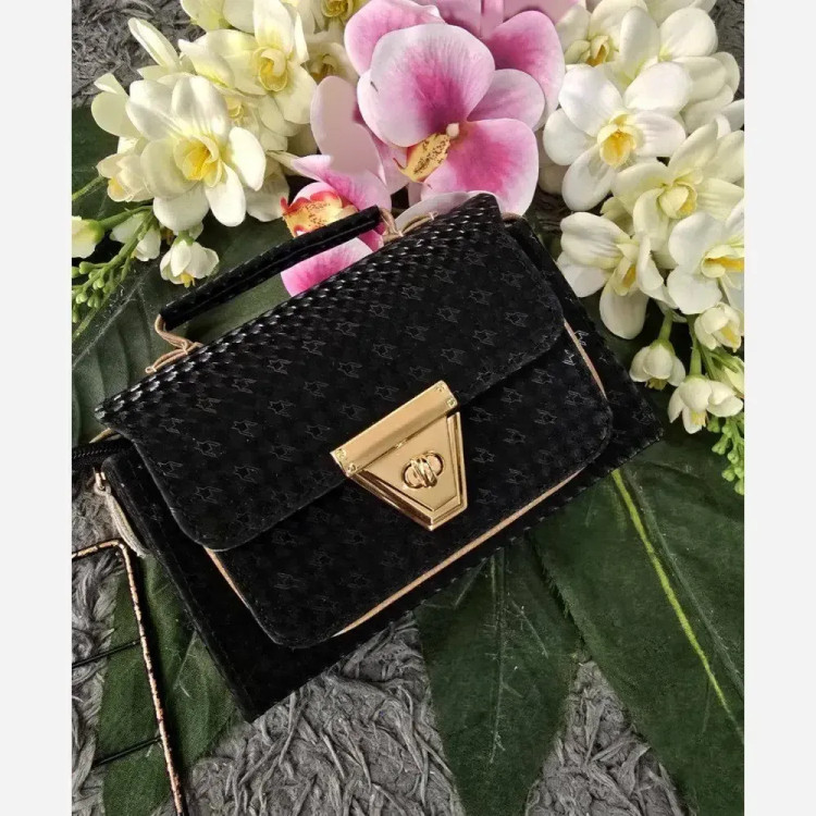 کیف شادگان چرم نانسی سایز 10 در 20 رنگ مشکی سفید کرم