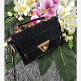 کیف شادگان چرم نانسی سایز 10 در 20 رنگ مشکی سفید کرم