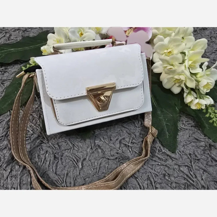 کیف شادگان چرم نانسی سایز 10 در 20 رنگ مشکی سفید کرم