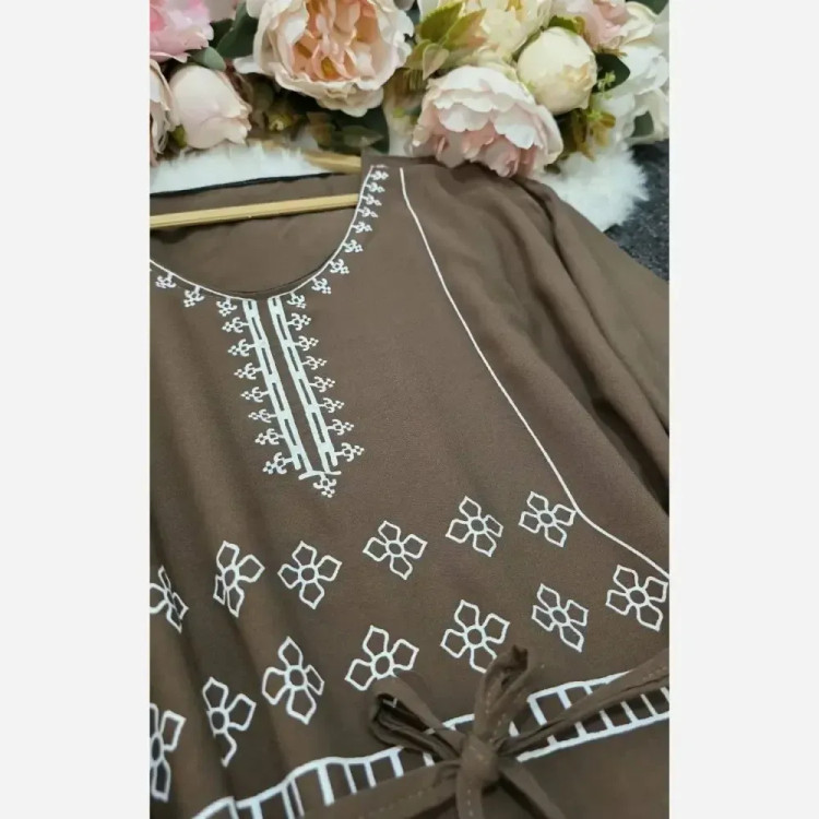 پیراهن چاپی نخ وارداتی فری سایز بنددار زنانه رنگ بندی نسکافه ای استخوانی بنفش قد 133