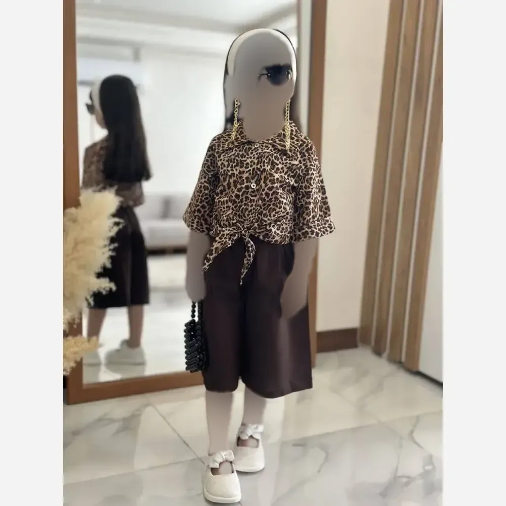 ست شومیز بوگاتی و شلوارک لنین مدل فرنوش