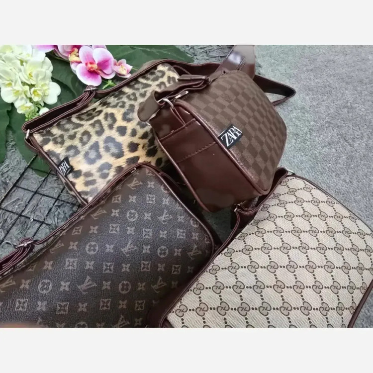 کیف کاربردی چرم سایز آزاد طرح پلنگی شطرنجی گوچی