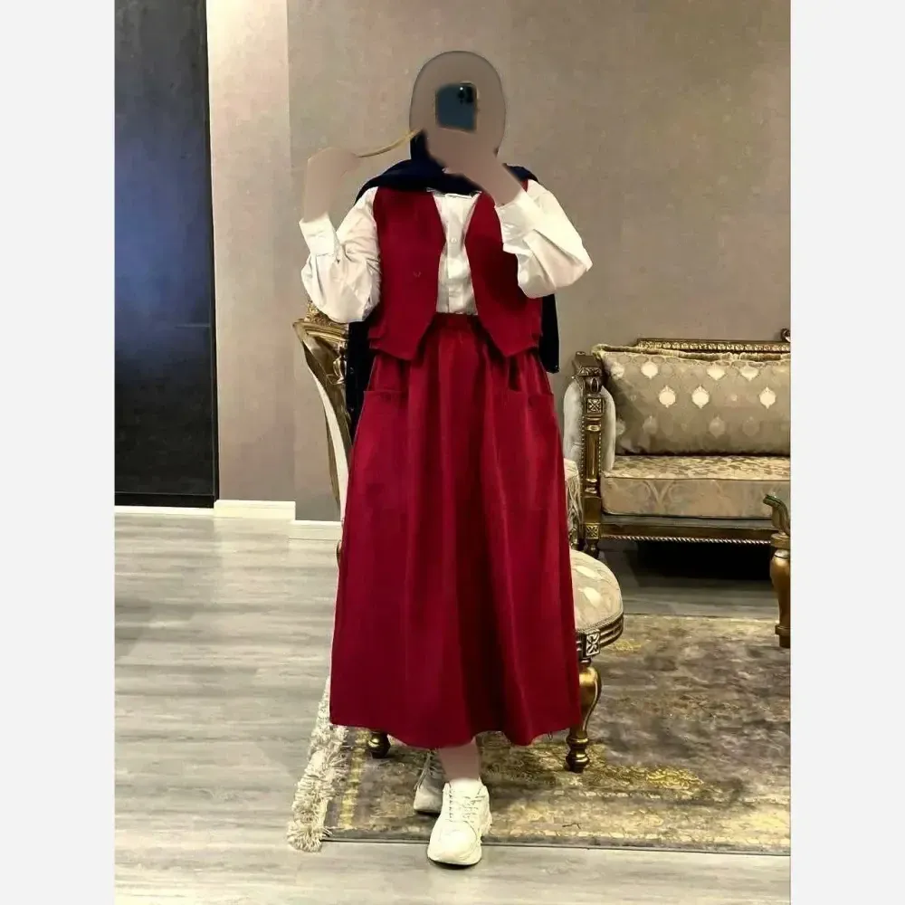 سه تیکه شومیز جلیقه و دامن مدل ژینا جنس شانتون فری سایز