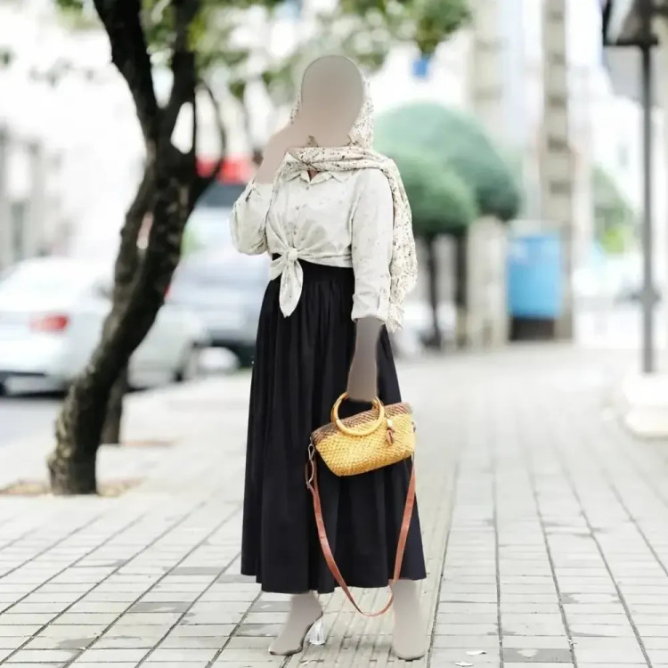 ست شومیز گره ای و سارافون نازنین فری سایز