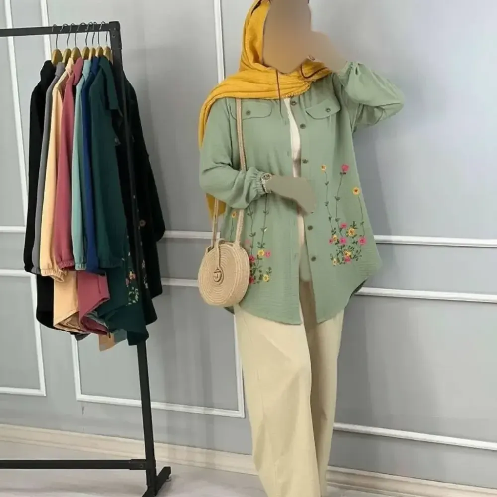 شومیز مانتویی ساناز گلدوزی شده جنس شانتون قد بلند زنانه در رنگبندی کرم، طوسی، سبز سدری سایز یک و دو
