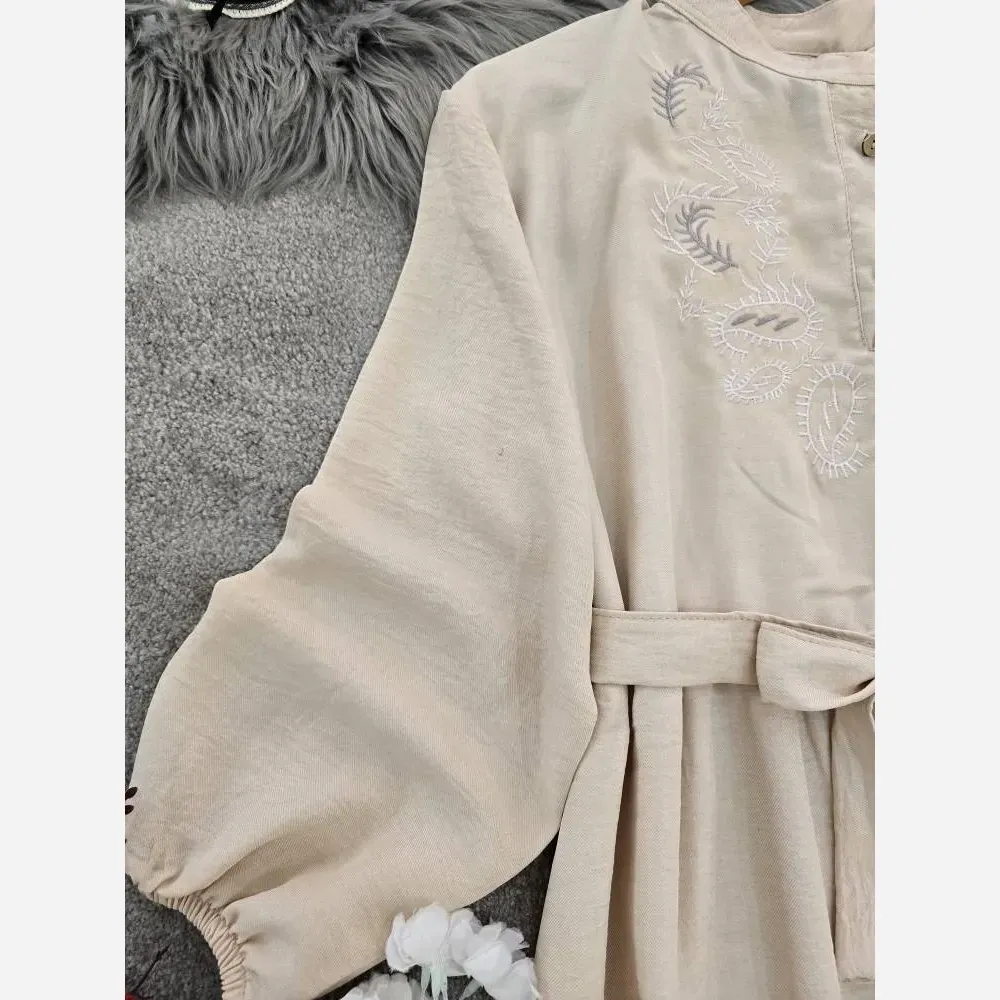 کفتان گلدوزی ترمه شانتون فری سایز قد 130 زرشکی استخوانی