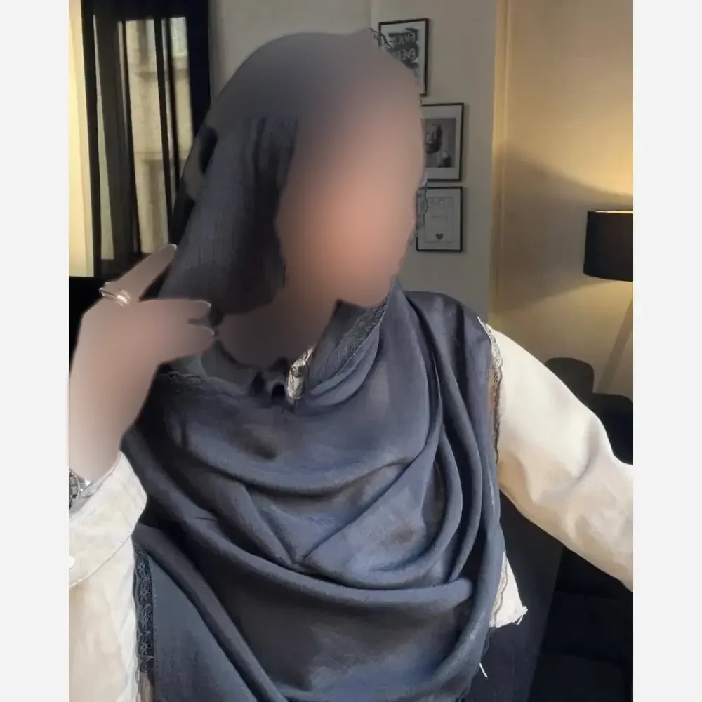 شال پلیسه لبه توری مشکی مجلسی