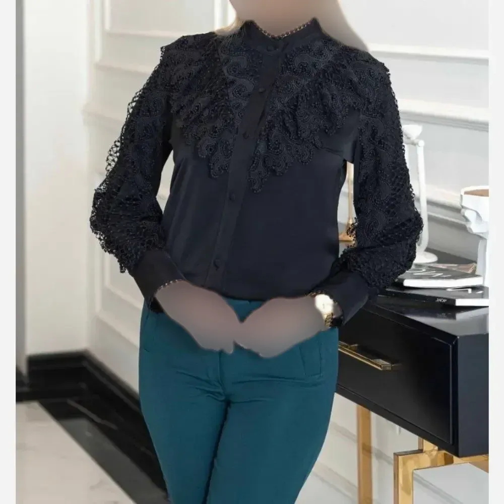 شومیز مجلسی زنانه جنس الیزه مصری با خرج کار گیپور ترک سایز 1 تا 3