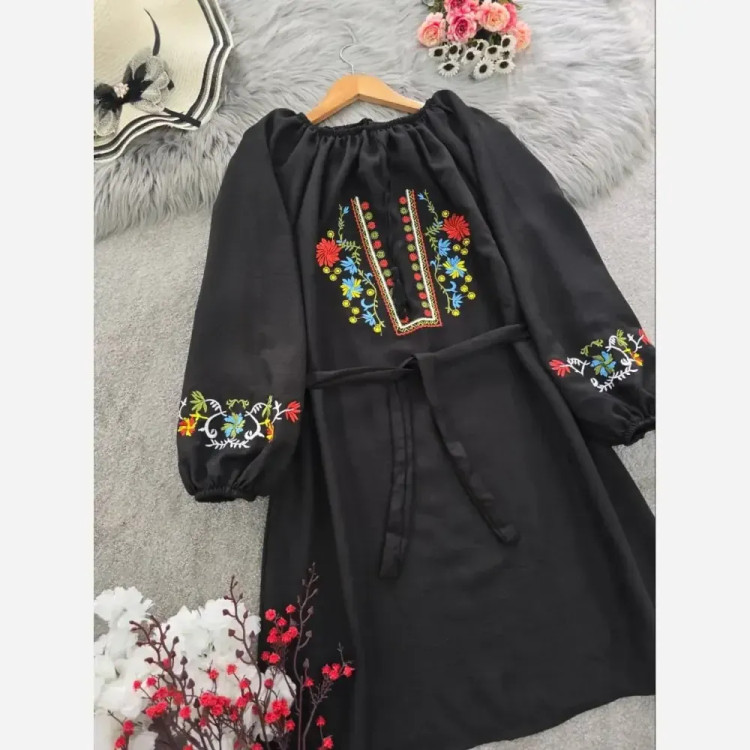 شومیز گلدوزی مارال جنس شانتون فری سایز
