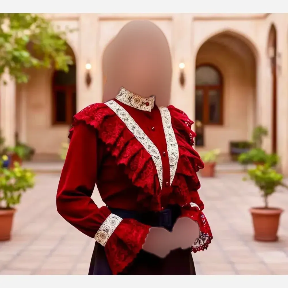 شومیز زنانه مزون دوز نارسیس جنس الیزه مصری اعلا خرج کار گیپور ترک وارداتی دکمه بازشو قد 65 سایزبندی کامل