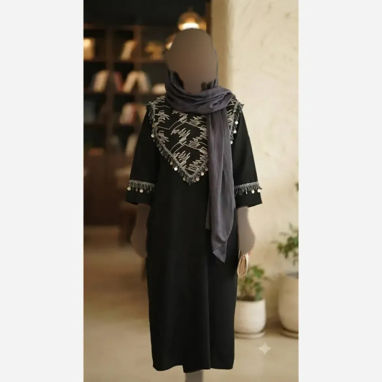 کفتان هدی الیزه خرج کار پولکی و سوزن دوزی سایز فری تا 50 قد 125