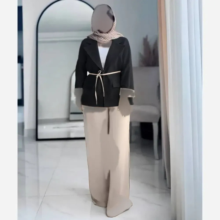 کت شلوار ستایش مازراتی زنانه در رنگ های مشکی، قهوه ای، نسکافه ای، موشی، سورمه ای و کرم در سایزهای 1 و 2
