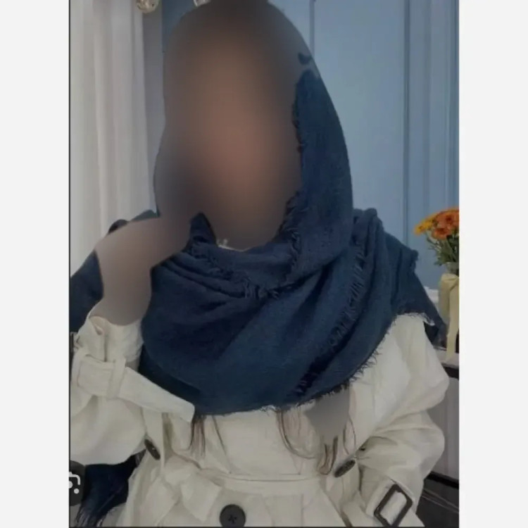 شال زنانه لب ریش جنس کنف سنگ شور بهاره شیک