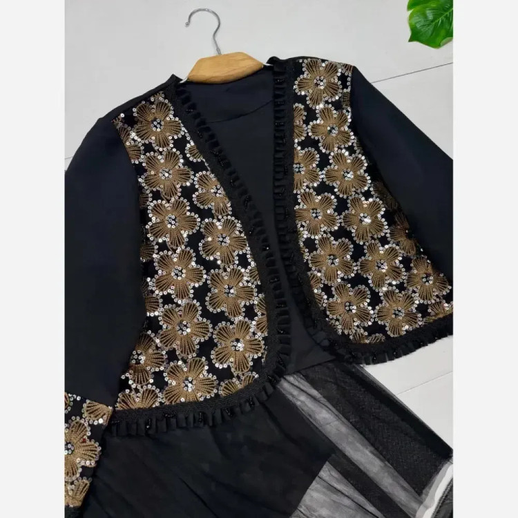 ست سه تیکه کت و دامن و شال مدل روناک جنس مازراتی خرجکار هندی و تور فری سایز