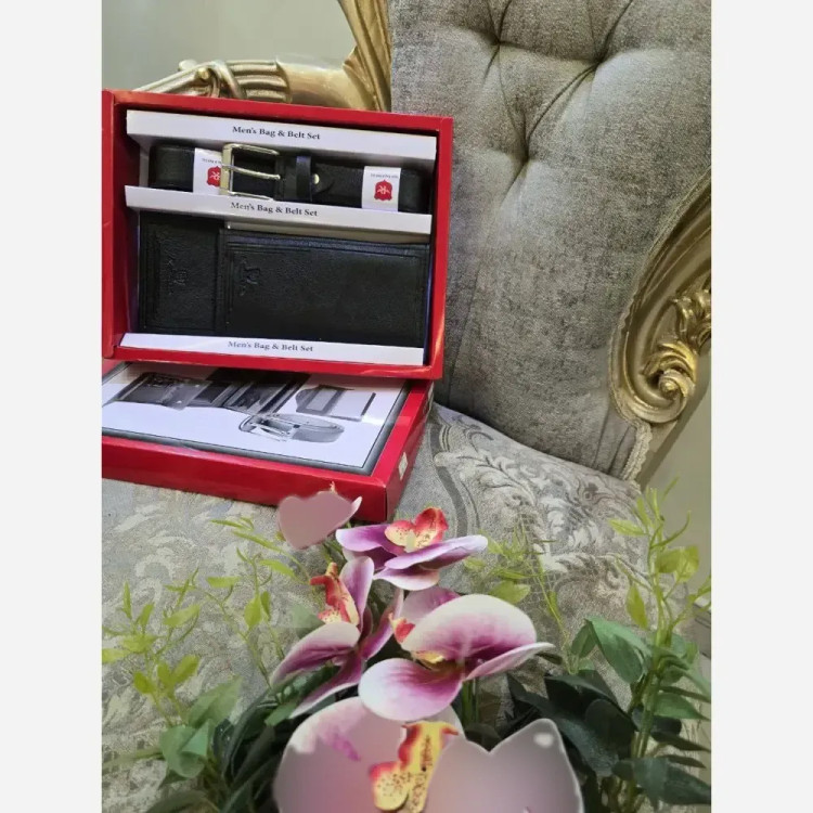 پک هدیه مردانه چرم شامل کیف پول کمربند و جاکارتی رنگ مشکی و عسلی