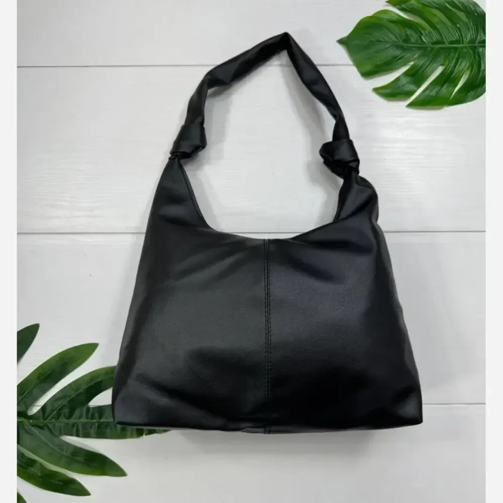 کیف چرم بند گره ای زنانه مشکی موکا ابعاد 30*40 سانت جادار با کیفیت