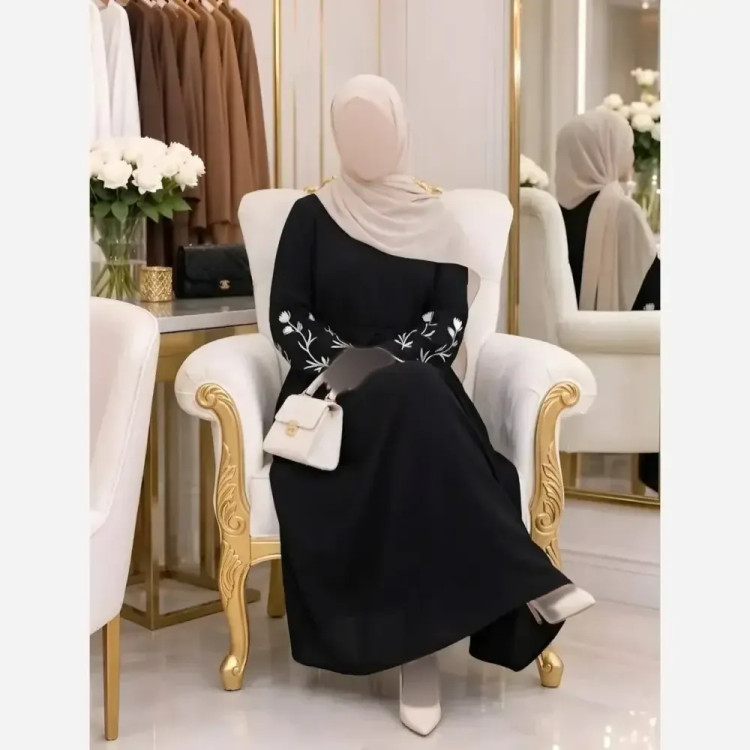 پیراهن عبایی گلدوزی شده طرح گل لاله جنس الیزه مشکی سایز فری سایز
