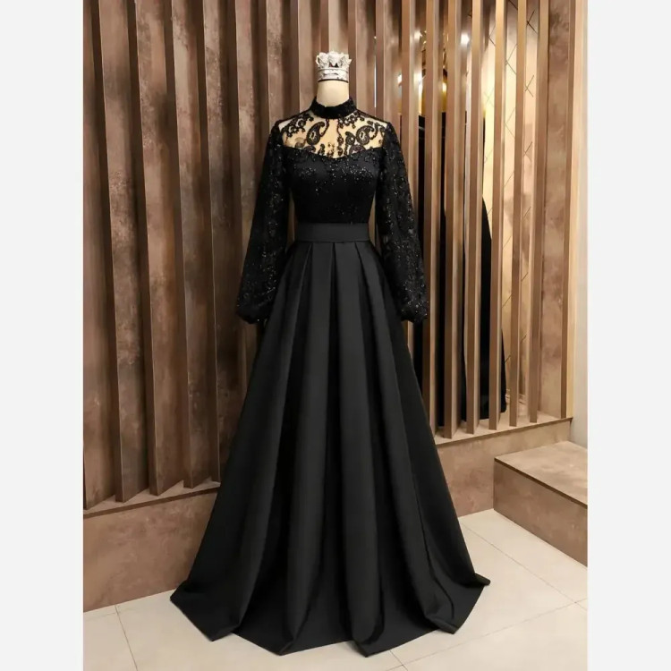 پیراهن مجلسی زنانه جنس خرجکار گل برجسته و پولک و دامن ساتن آمریکایی رنگ مشکی سایز 38 تا 48