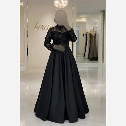 پیراهن مجلسی زنانه جنس خرجکار گل برجسته و پولک و دامن ساتن آمریکایی رنگ مشکی سایز 38 تا 48