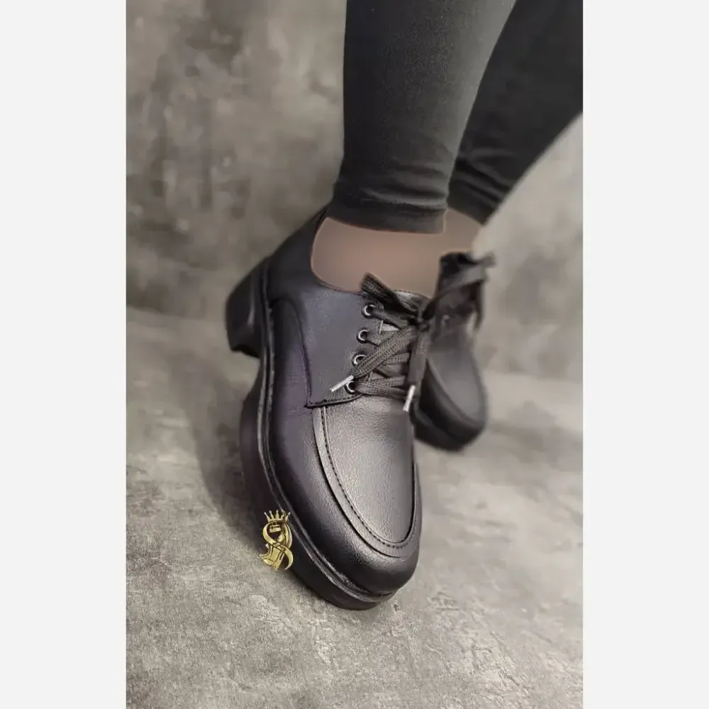 کفش طبی اسپرت زنانه مدل تینا چرم صنعتی رنگ مشکی
